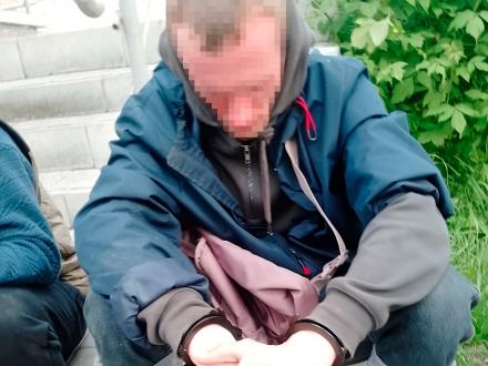 Разбой с ракетницей мелким оптом Разбой с ракетницей мелким оптом