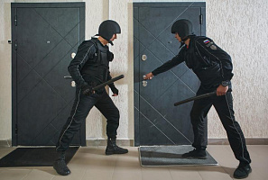 Помогали полиции