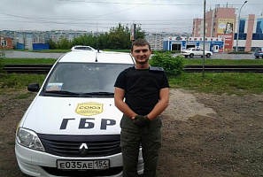Наркоман угрожал и кидался презервативами