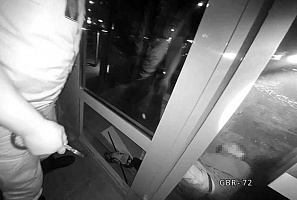 Разбил дверь и немедленно уснул