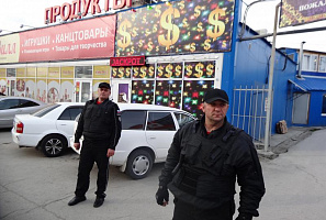 Гвардейцы задержали голодного и очень усталого вора